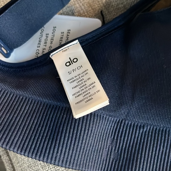 Alo Seamless Ribbed Strength Bra Size Small * - Picture 7 of 8